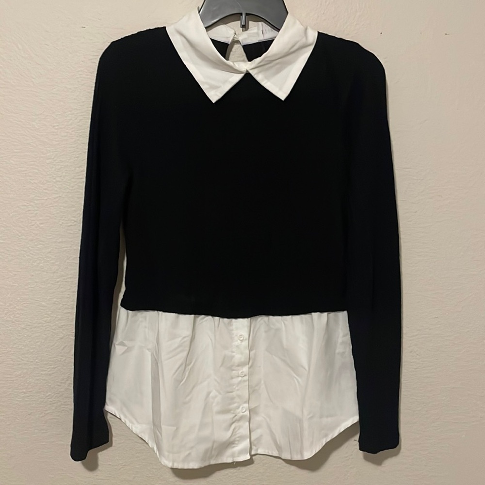 Collared sweater  size medium